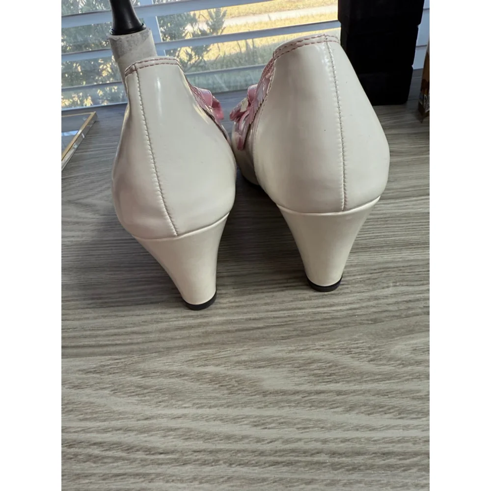 Women's Dola Lovely White Pink Heels Size 10